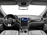  Dashboard, center console, gear shifter view photo